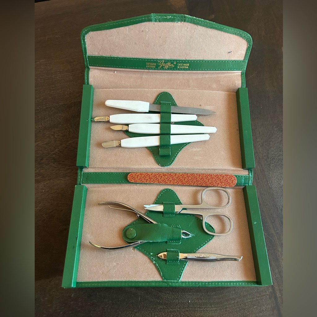 Green Leather Manicure Set